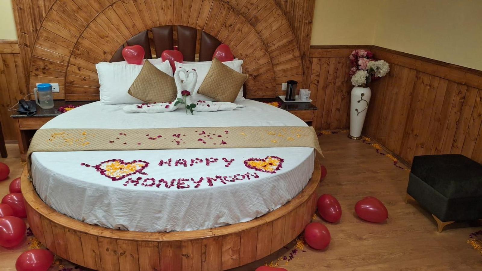 Hotel Glacier Resort Маналі Екстер'єр фото