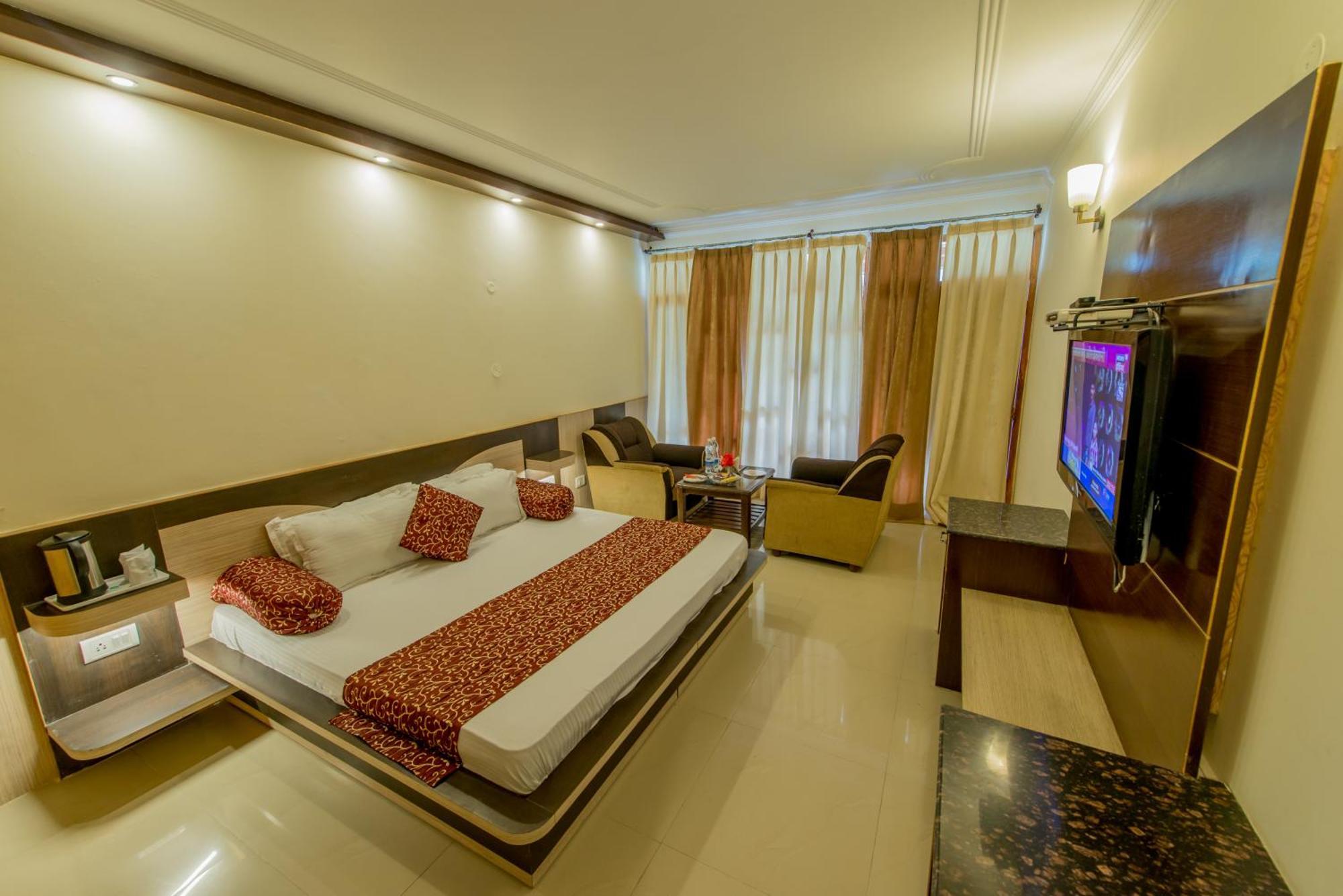 Hotel Glacier Resort Маналі Екстер'єр фото
