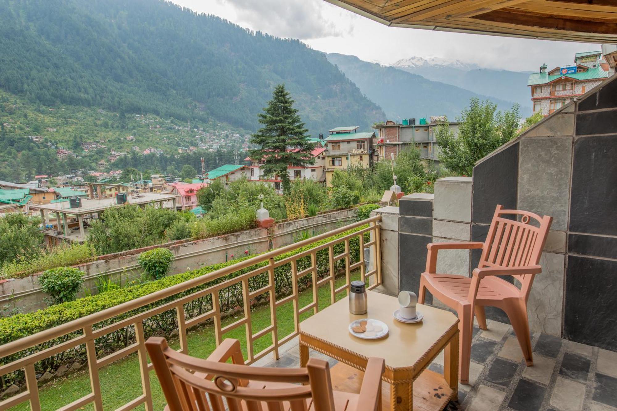 Hotel Glacier Resort Маналі Екстер'єр фото