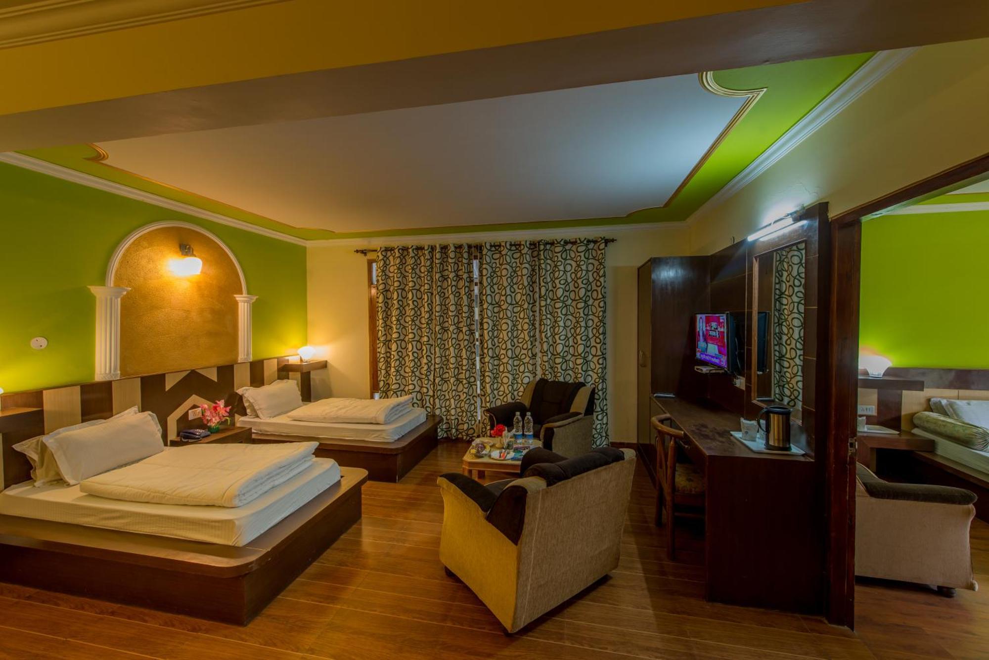 Hotel Glacier Resort Маналі Екстер'єр фото